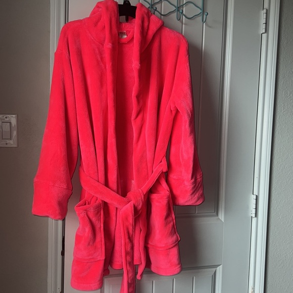 Victoria’s Secret PINK Comfy Robe, Hot Pink - Picture 2 of 2